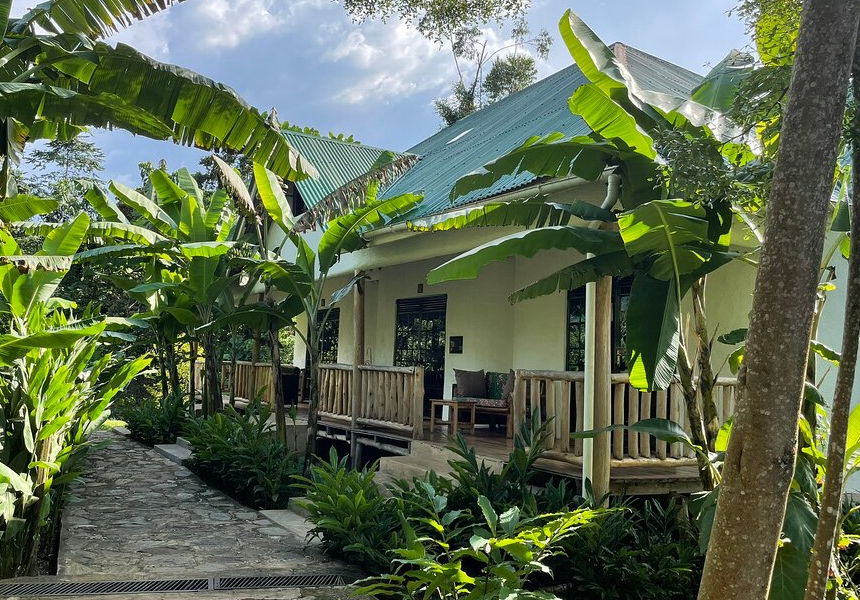 Ride for a woman lodge, Alojamiento en el Parque Nacional del Bosque de Bwindi Uganda